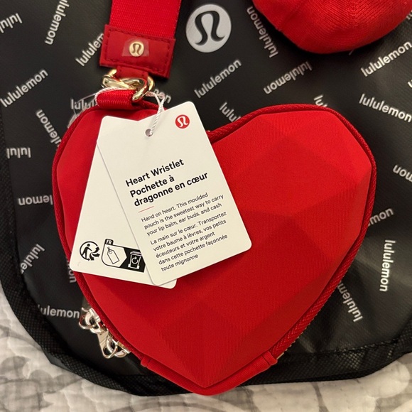 Lululemon Heart Wristlet ~ Daily Essential Socks & Lululemon Black Shopper ~ NWT - Picture 4 of 8